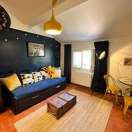 Cosy Provencal Apartment Belgentier Bagian luar foto