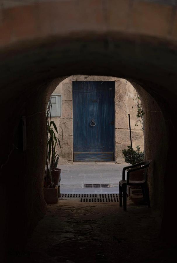 Cosy Provencal Apartment Belgentier Bagian luar foto