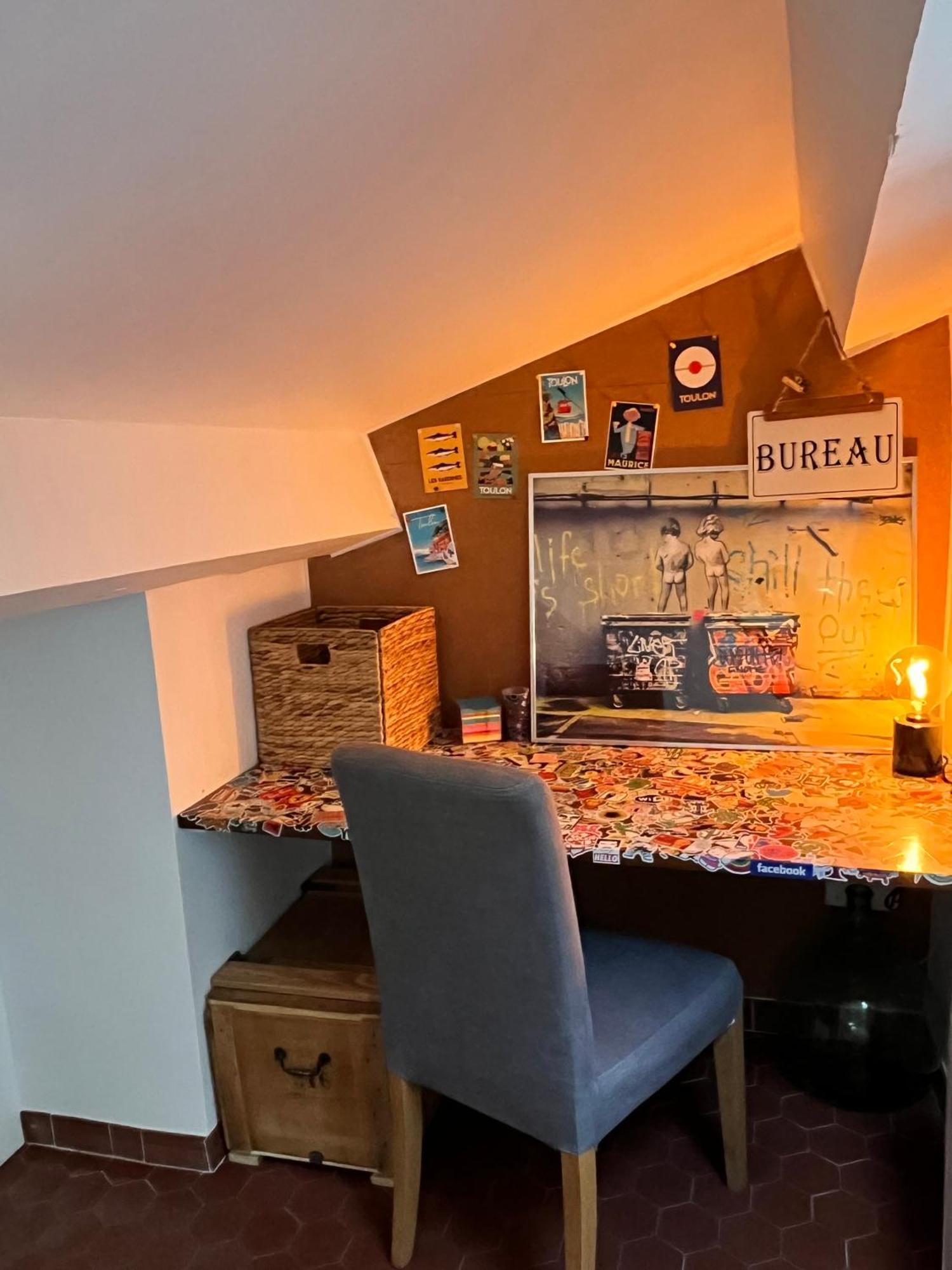 Cosy Provencal Apartment Belgentier Bagian luar foto